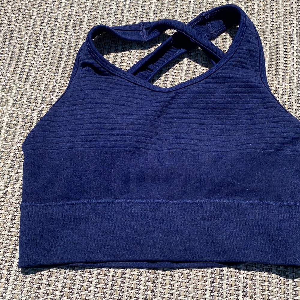 Alphalete sports bra